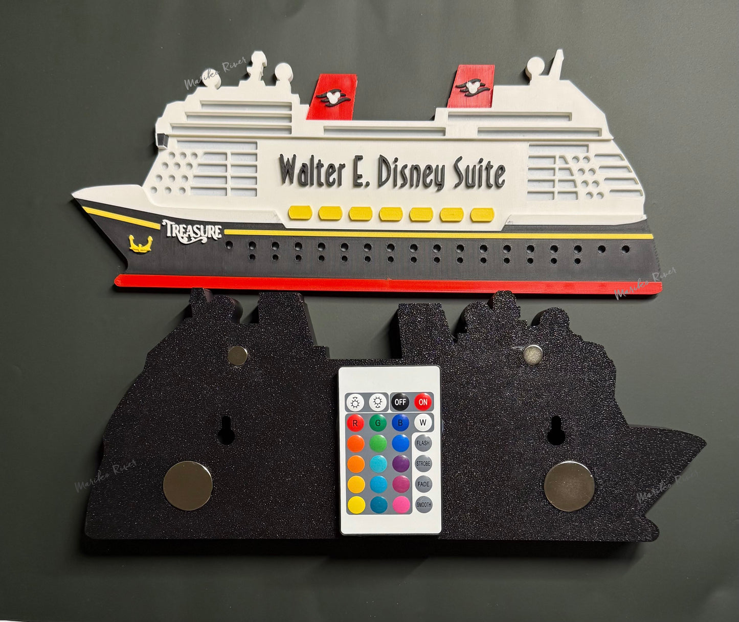 Magnet SET: Cruise ship with LIGHTED Base